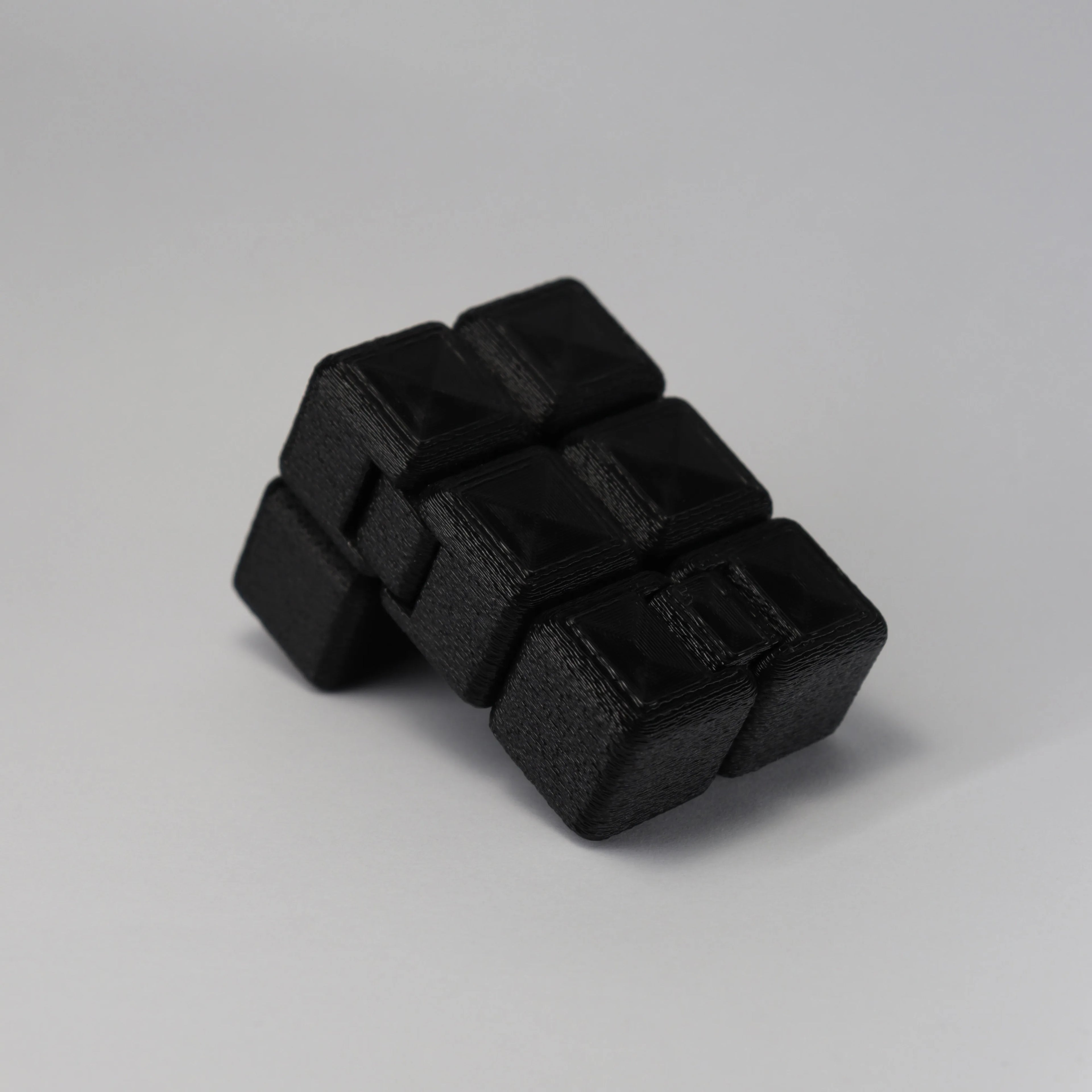 Just Black 🕳 Flow Cube