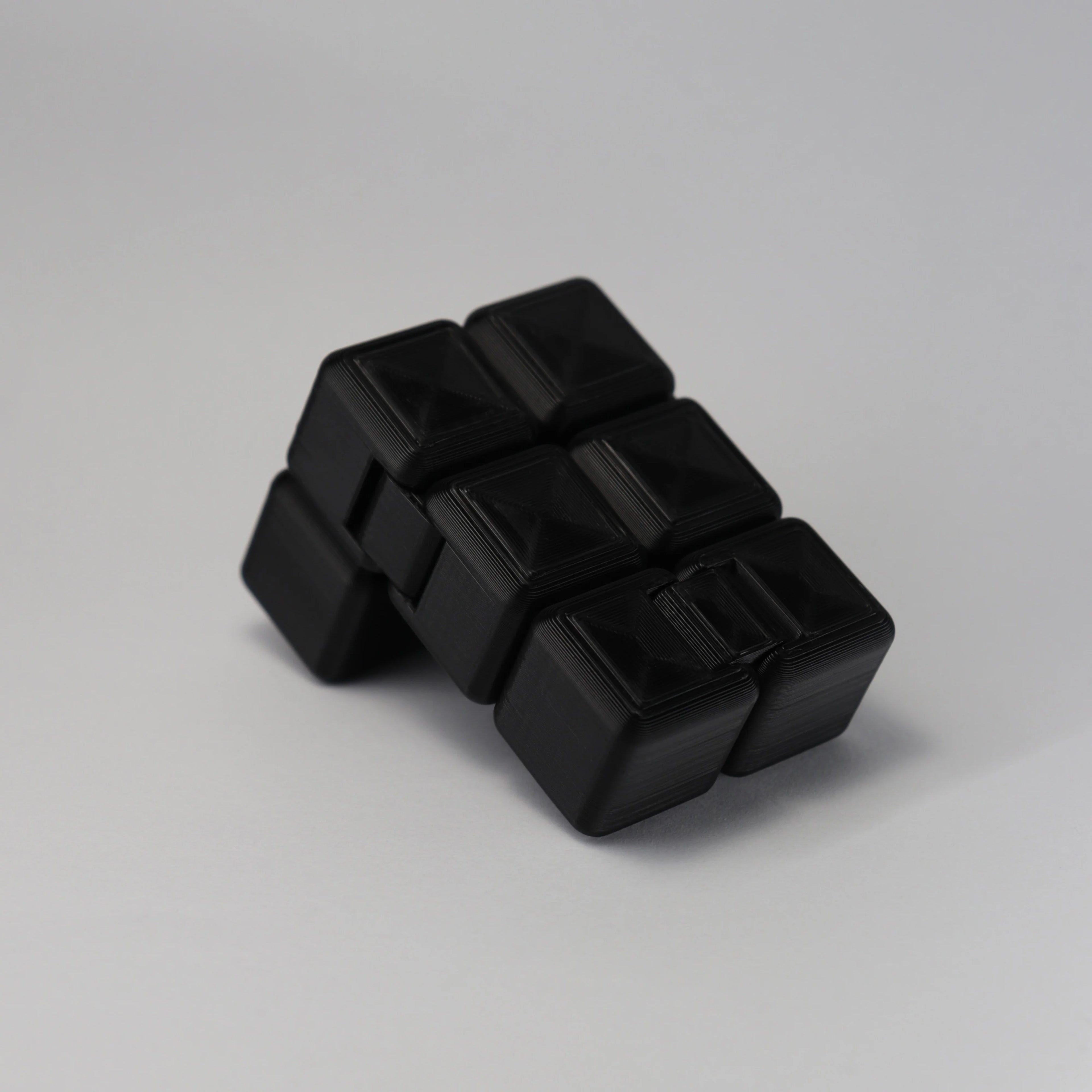 Just Black 🕳 Flow Cube